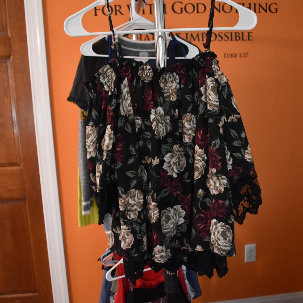 Women's Size Medium "Cold Shoulder" Top
